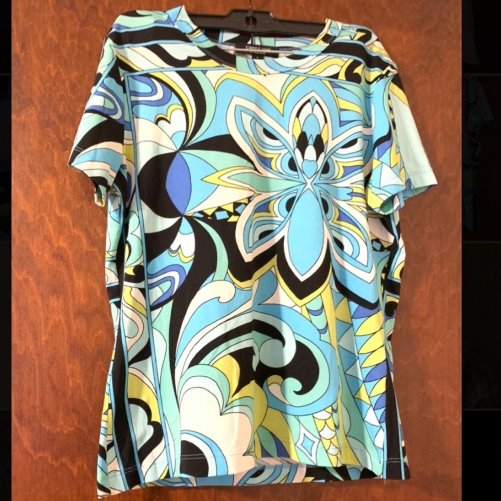 Stretchy Blue Patterned Top